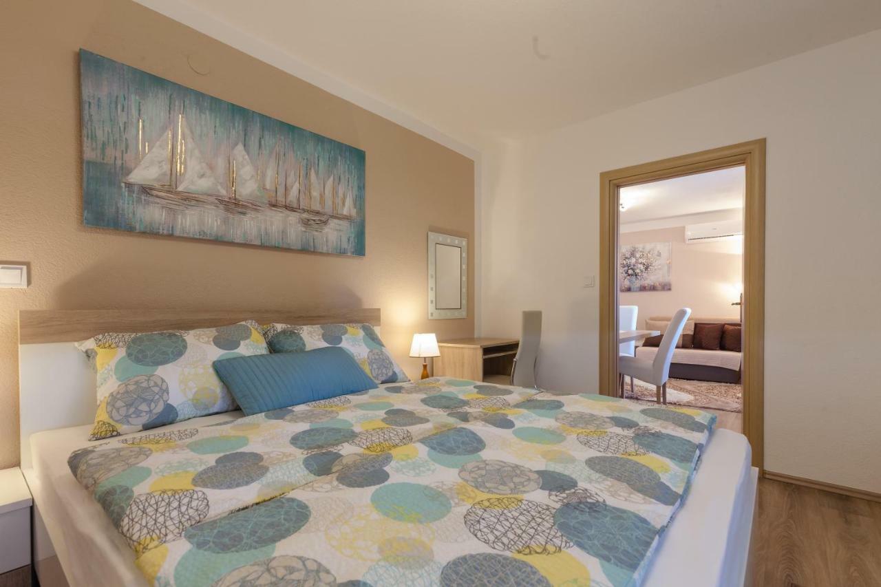 Iris Room & Apartment สลูน ภายนอก รูปภาพ
