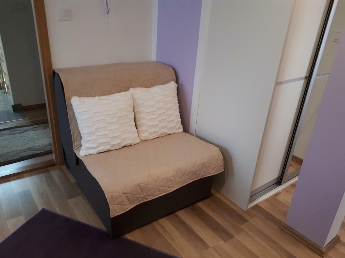 Iris Room & Apartment สลูน ภายนอก รูปภาพ