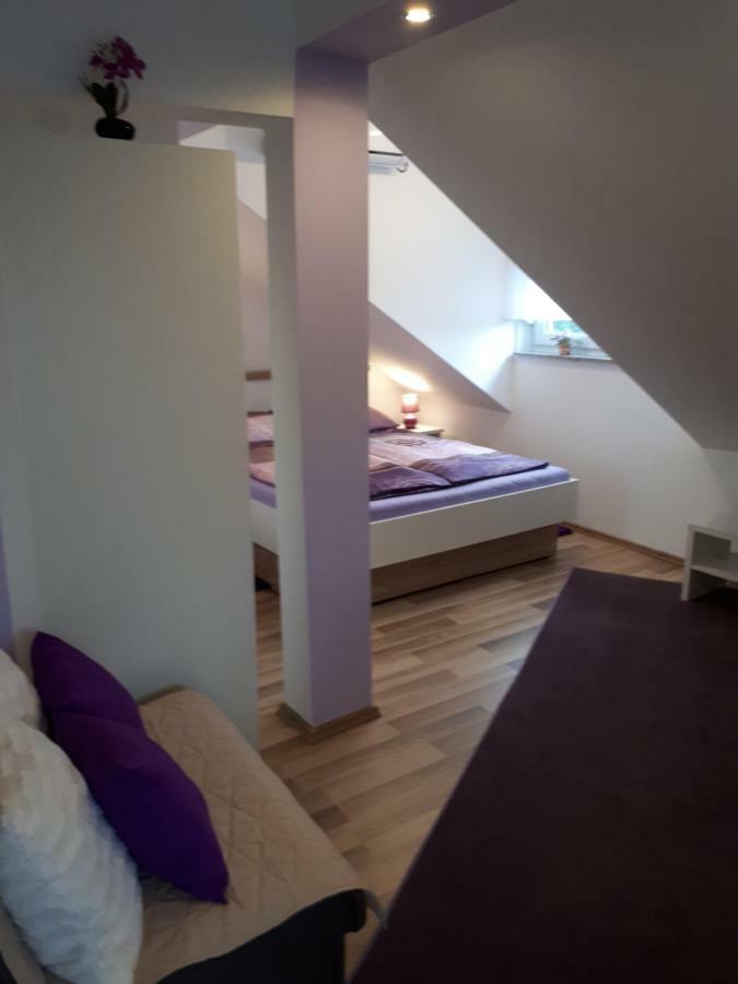 Iris Room & Apartment สลูน ภายนอก รูปภาพ