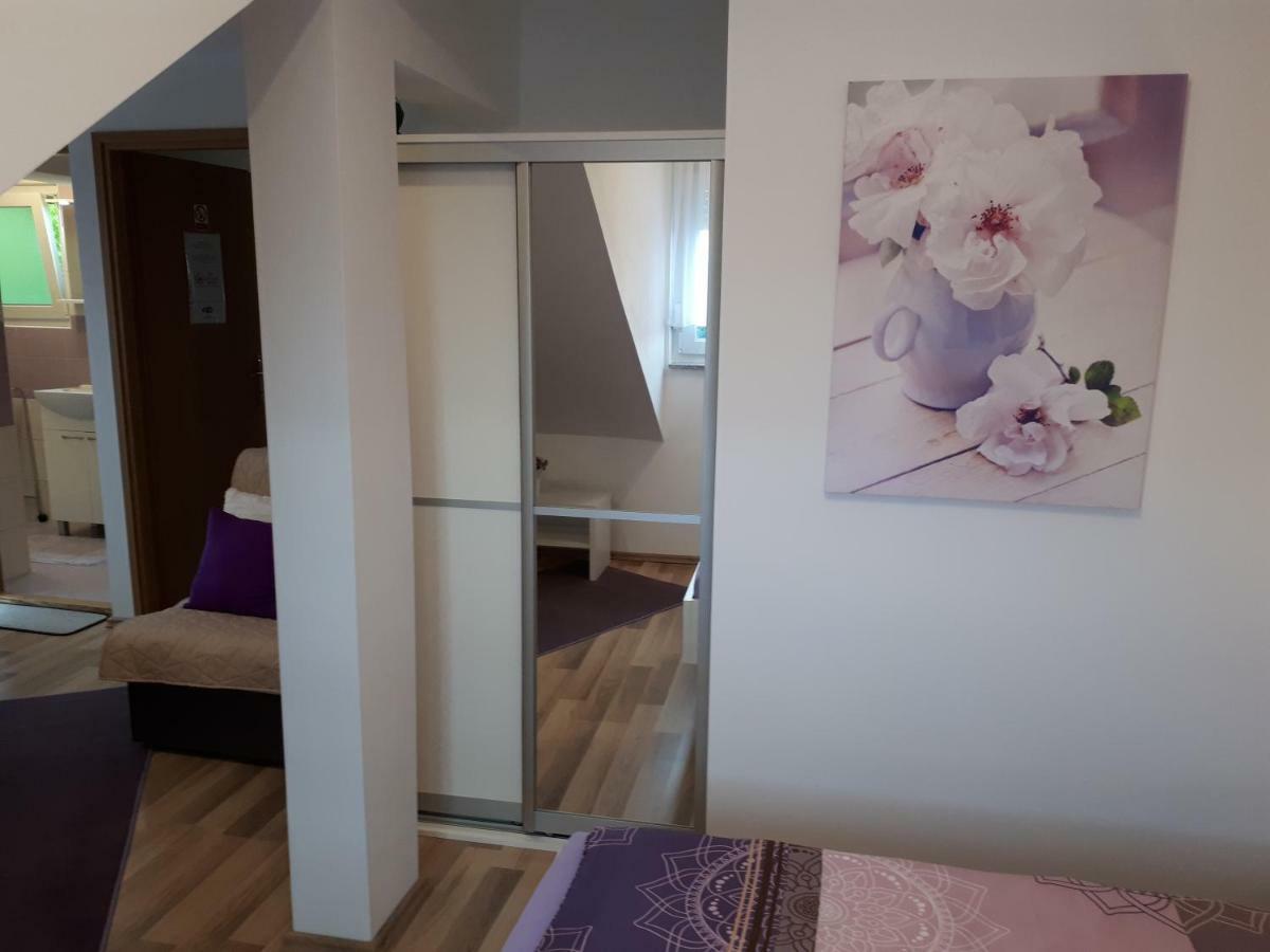 Iris Room & Apartment สลูน ภายนอก รูปภาพ
